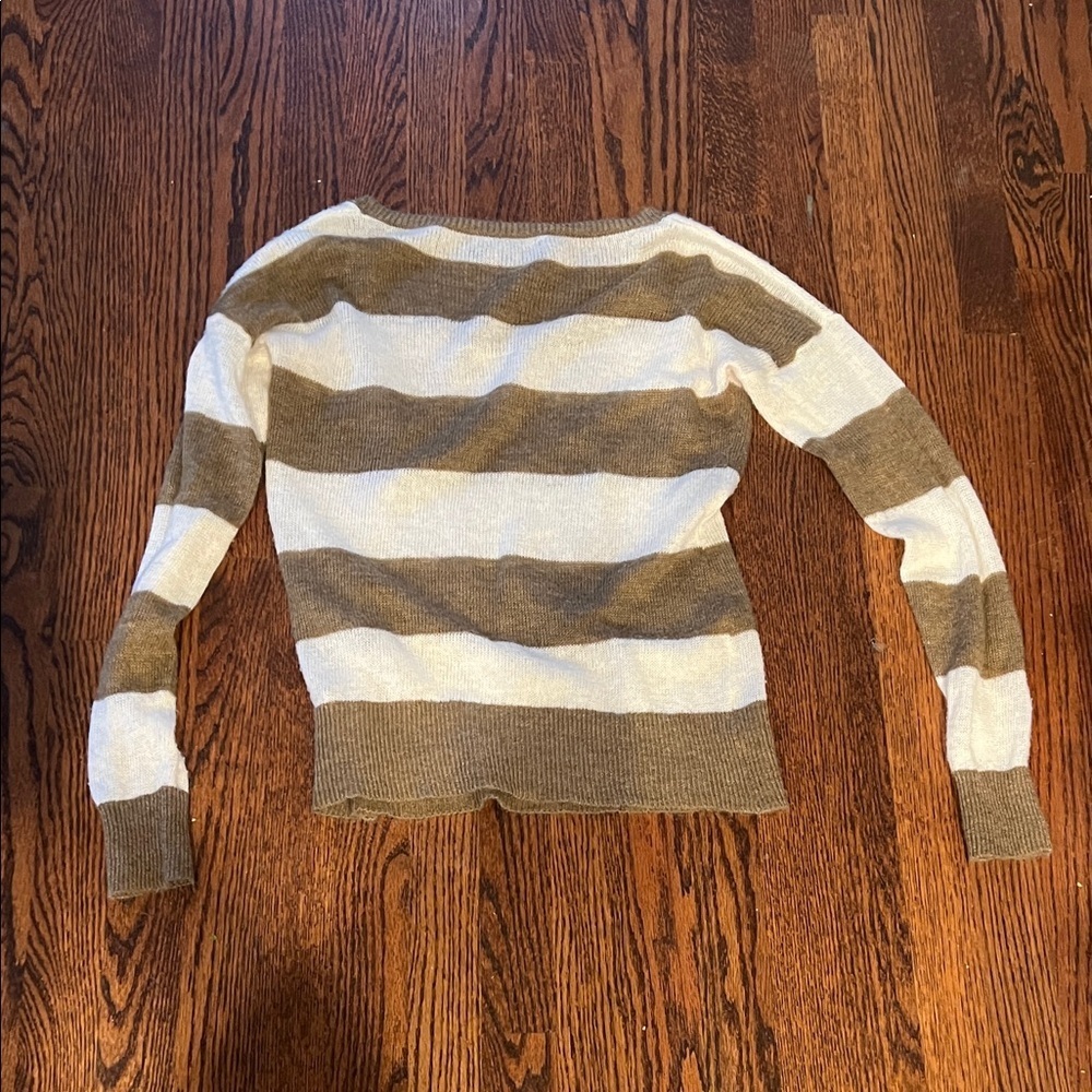 Great🎉 condition BANANA REPUBLIC Striped Brown and White Women's Sweater Size M - Picture 2 of 8